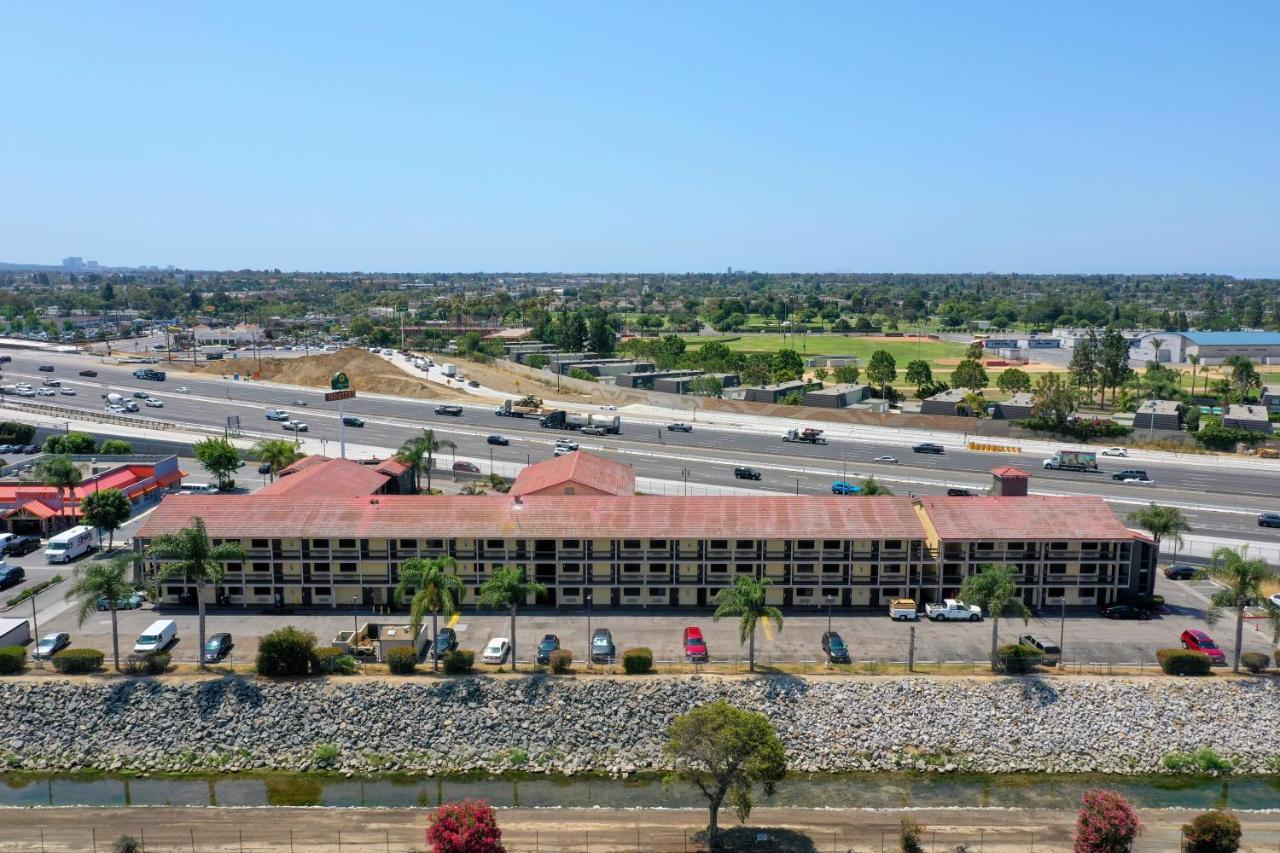 La Quinta Inn By Wyndham Costa Mesa Orange County Exteriér fotografie