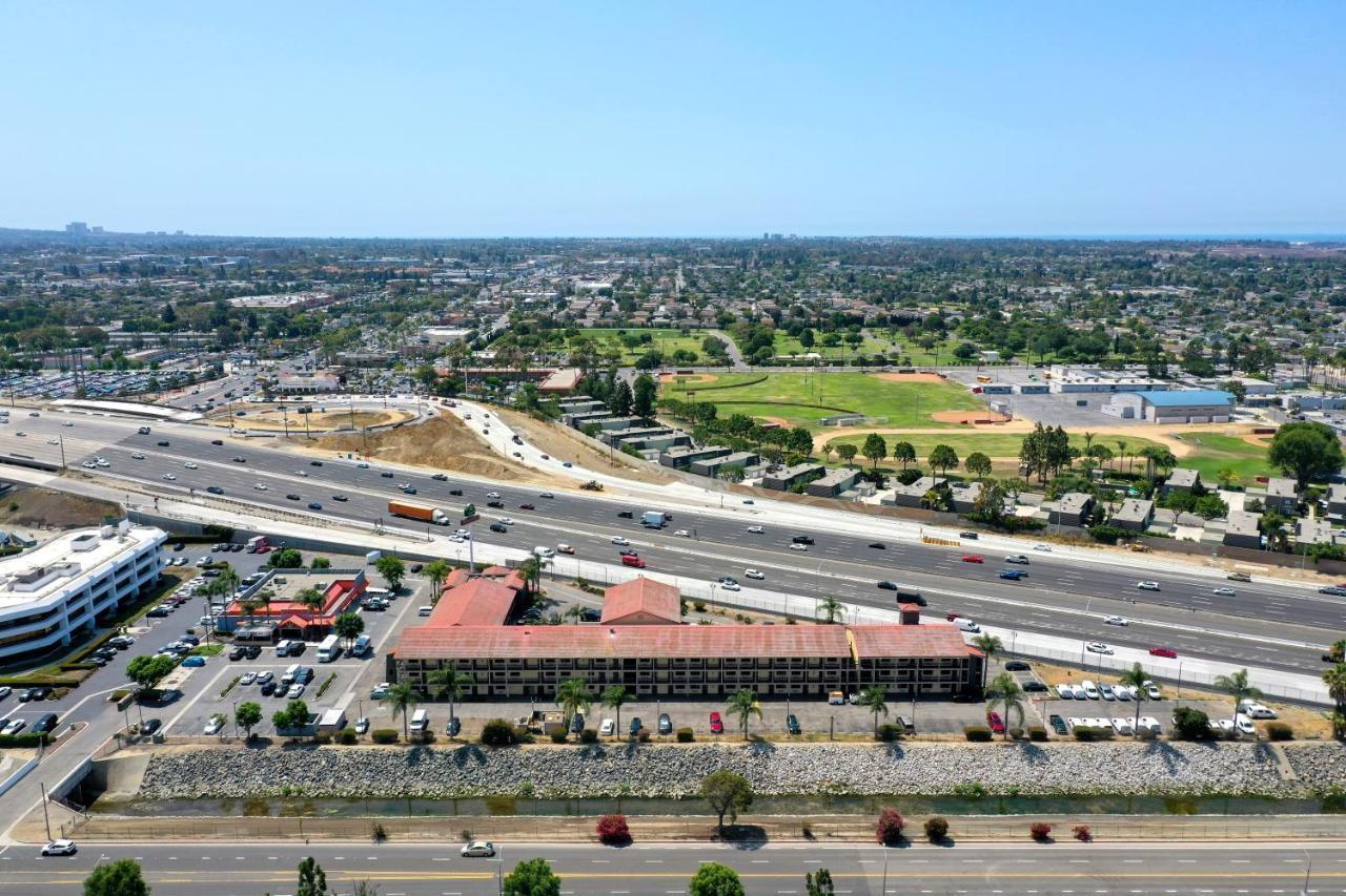 La Quinta Inn By Wyndham Costa Mesa Orange County Exteriér fotografie